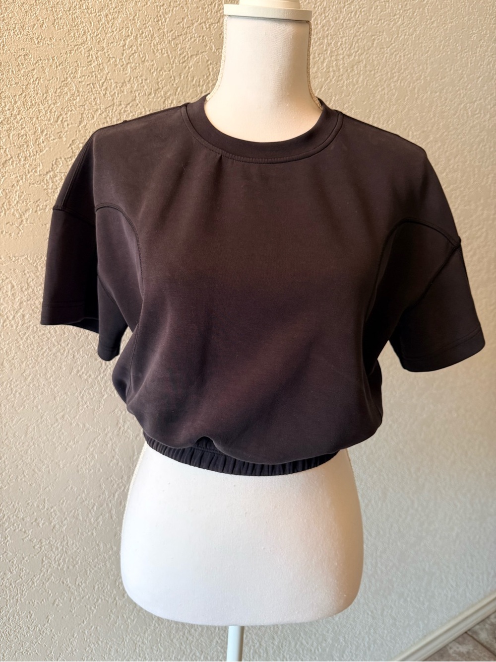LULULEMON Softstreme Gathered Black T-Shirt Crop Athleisure Top Size 4 - Picture 3 of 11